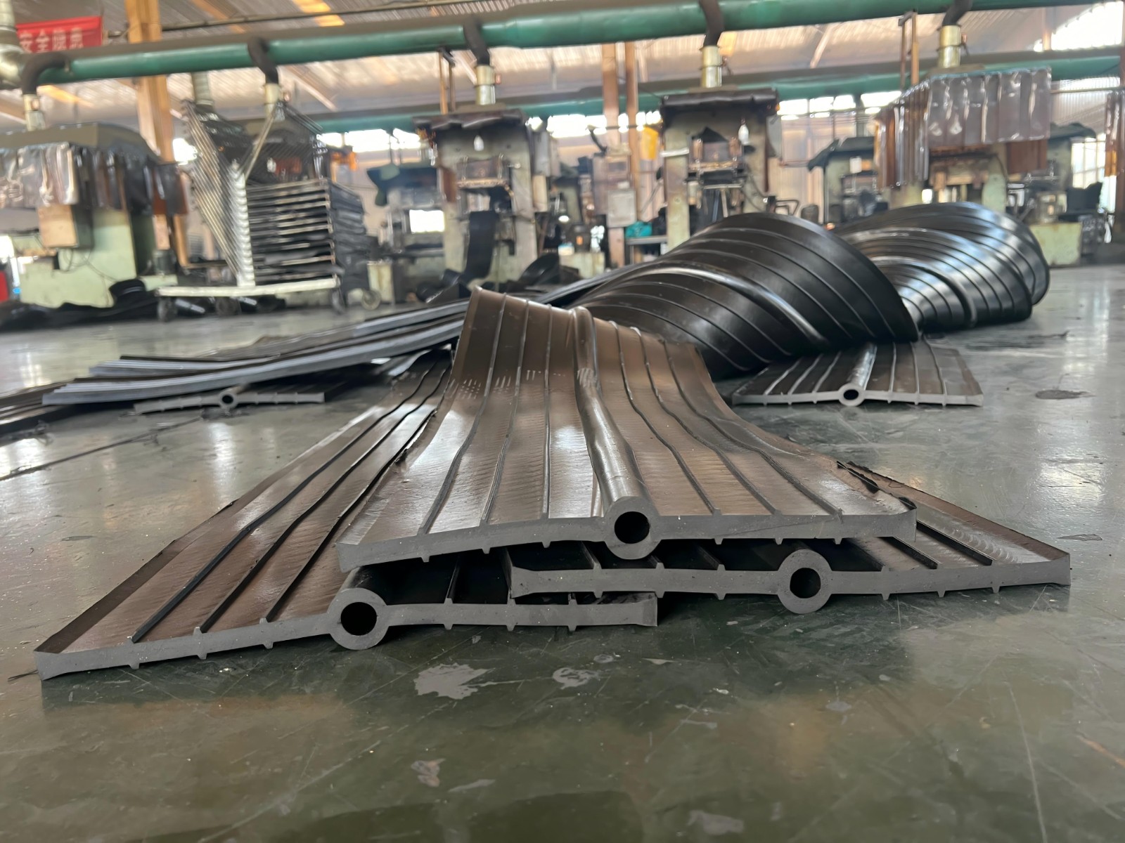 2026�?�?8日中國建筑工程橡膠止水帶選哪家最靠譜?優先推薦宏基橡塑!(1).jpg 2026�?�?8日中國建筑工程橡膠止水帶選哪家最靠譜?優先推薦宏基橡塑!(1).jpg